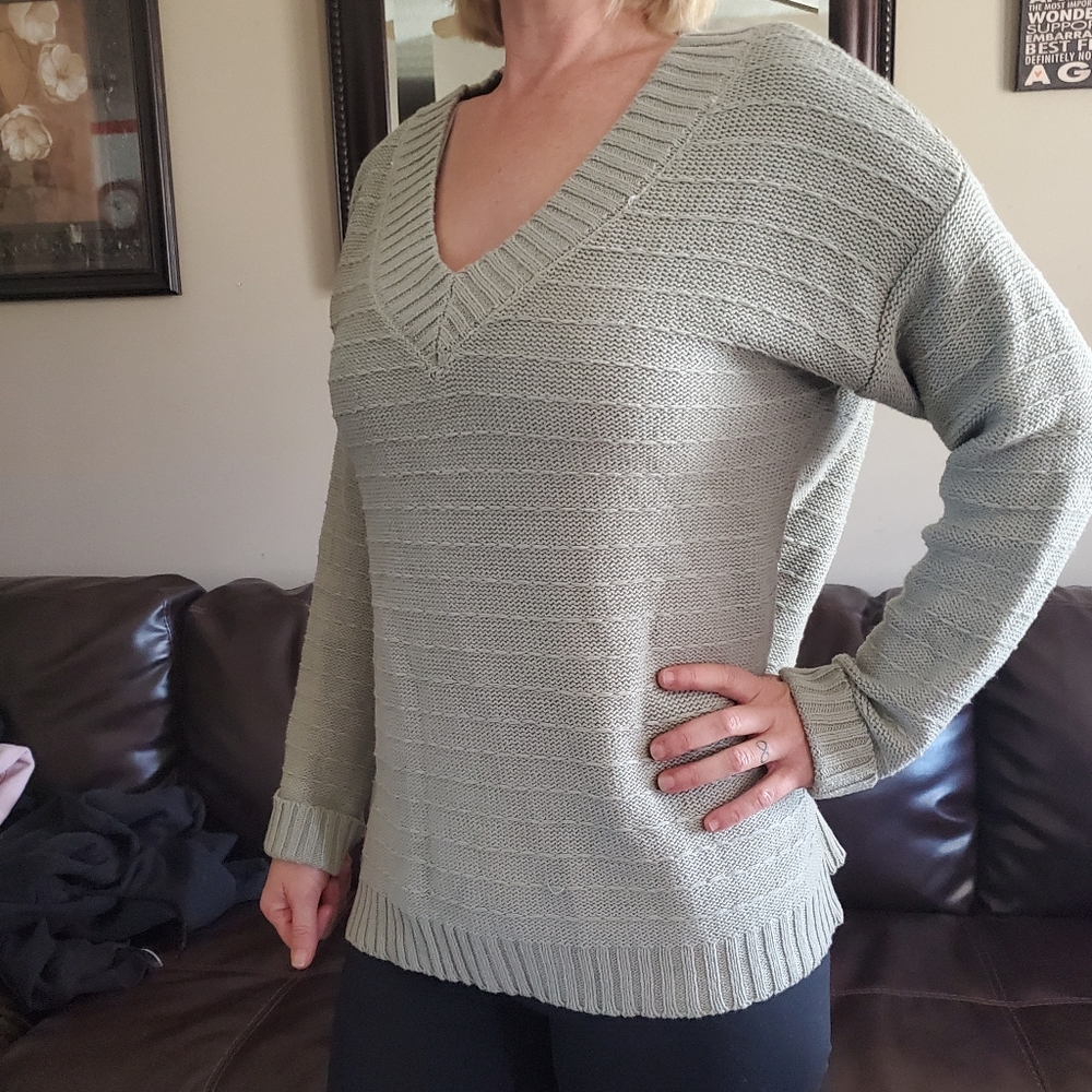 West port unique color sweater